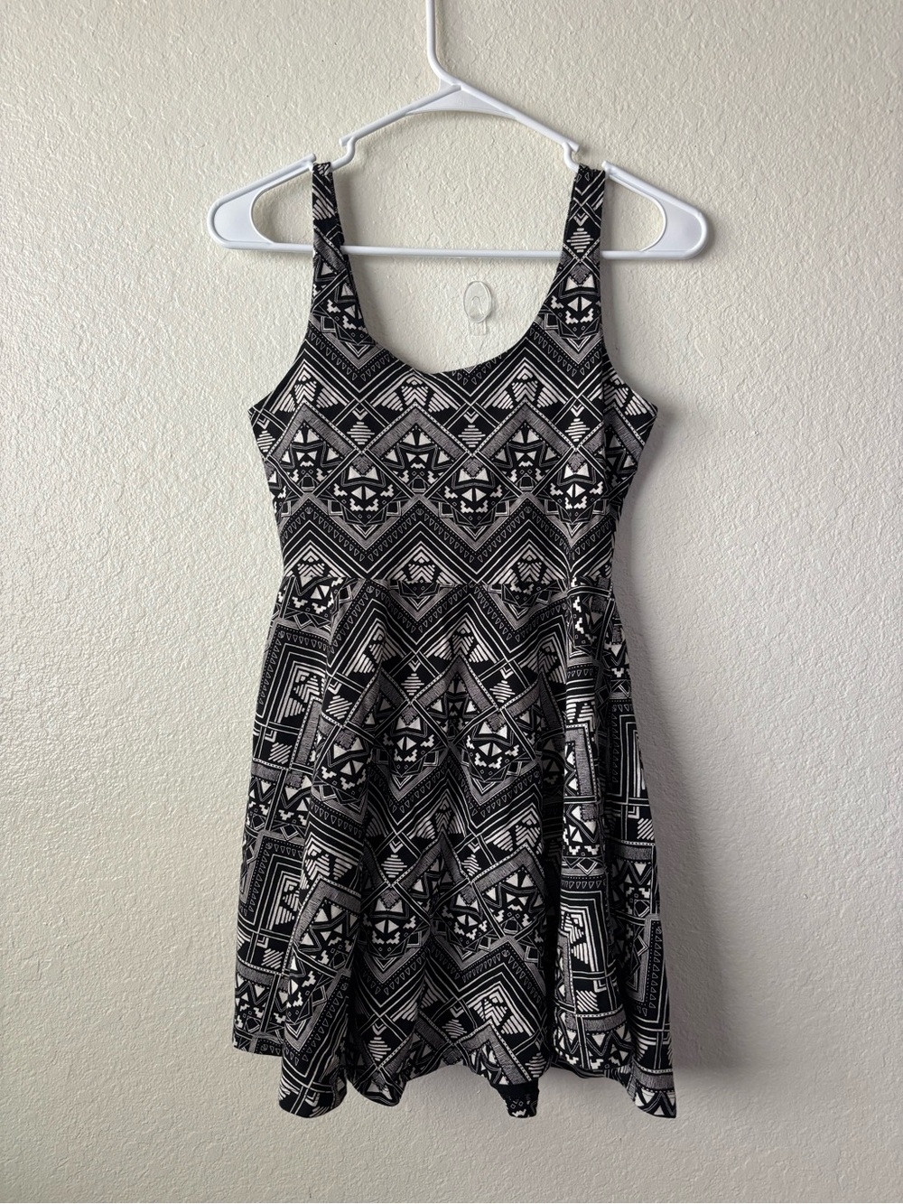 Victoria's Secret Black & White Geometric Fit-and-Flare Dress